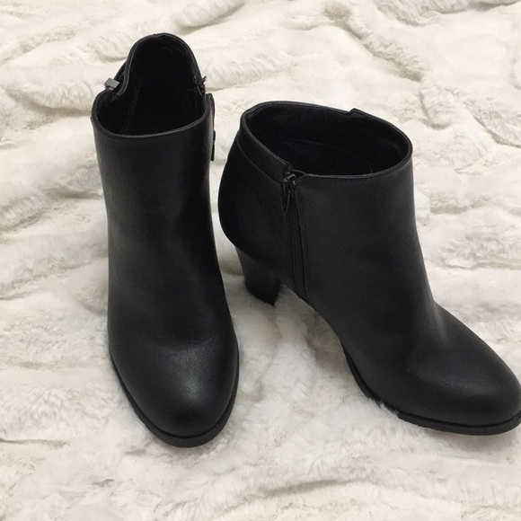 jones black ankle boots